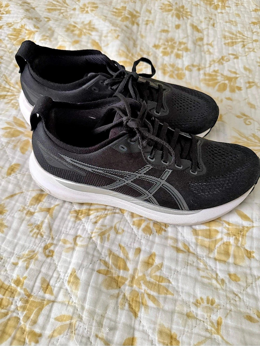 ASICS Gel-Kayano 31 Women's Black & White Running Shoes